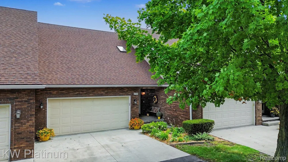 819 E Pointe Port Huron City, MI 48060