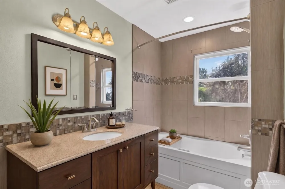 6805 SE Middle Way Vancouver, WA 98664