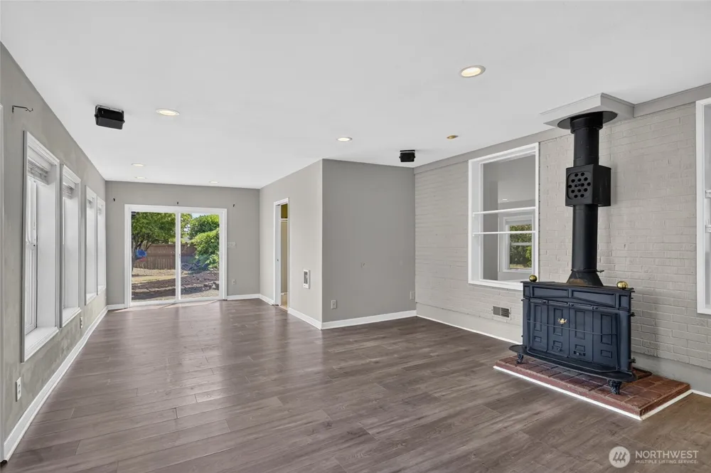 6805 SE Middle Way Vancouver, WA 98664