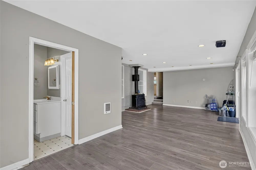 6805 SE Middle Way Vancouver, WA 98664