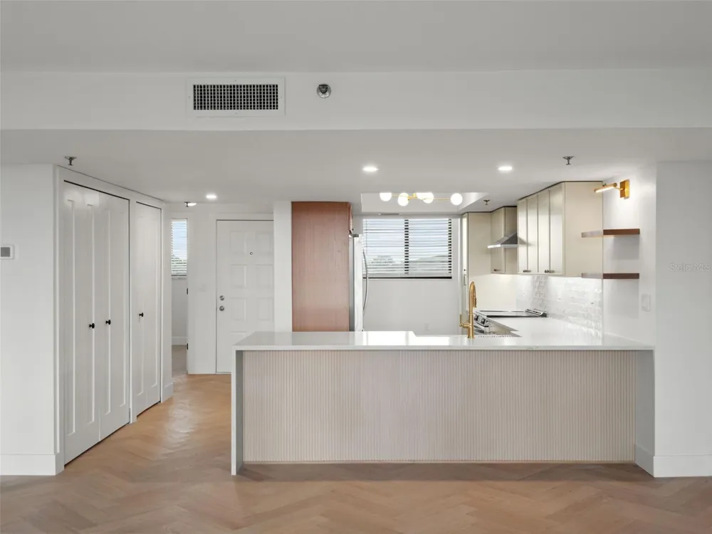 530 E CENTRAL BOULEVARD #405 Orlando, FL 32801