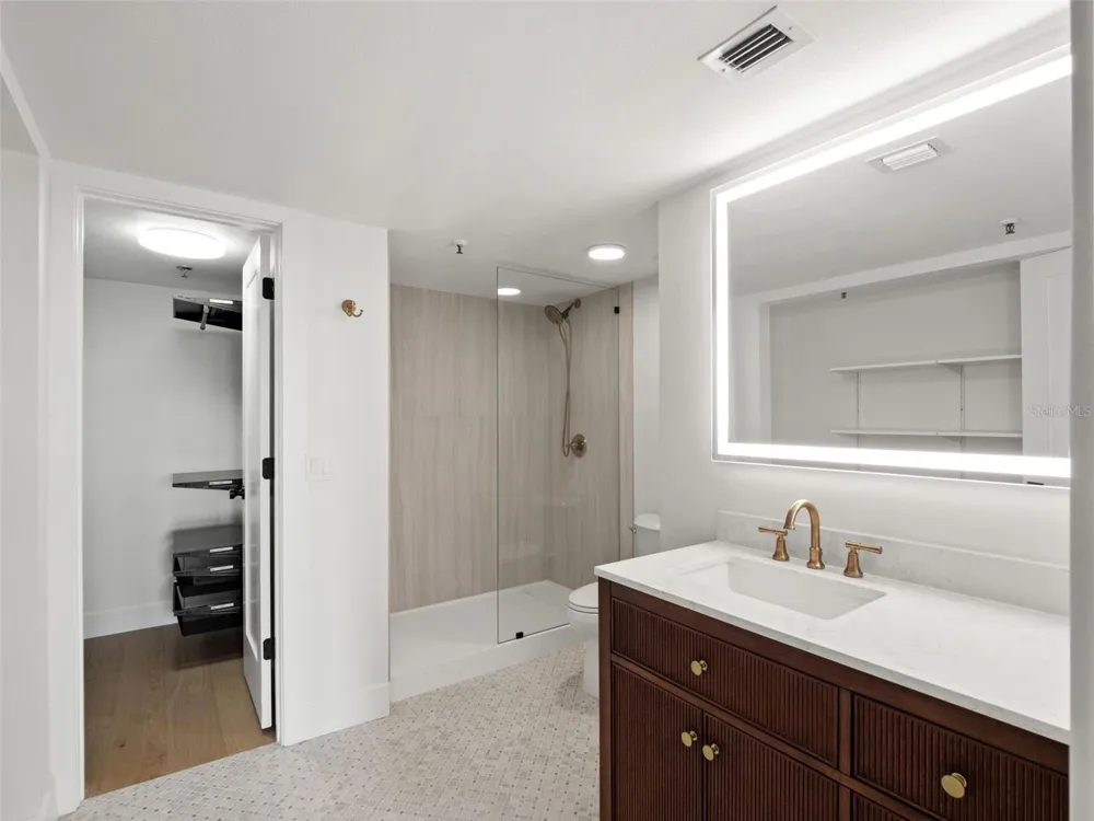 530 E CENTRAL BOULEVARD #405 Orlando, FL 32801