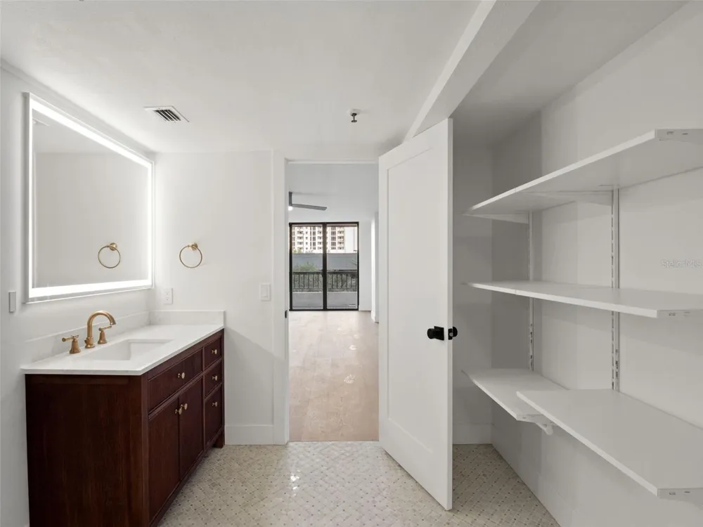 530 E CENTRAL BOULEVARD #405 Orlando, FL 32801