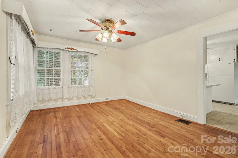 515 Hill Street Dallas, NC 28034