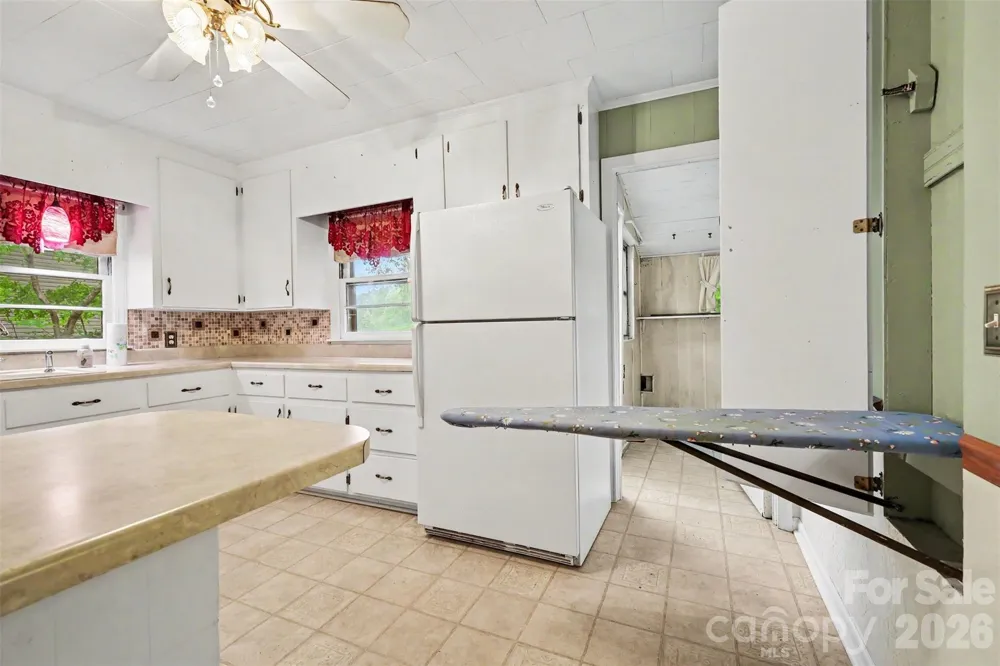 515 Hill Street Dallas, NC 28034
