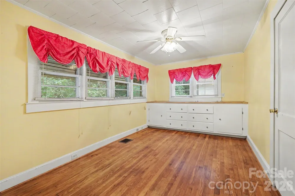 515 Hill Street Dallas, NC 28034