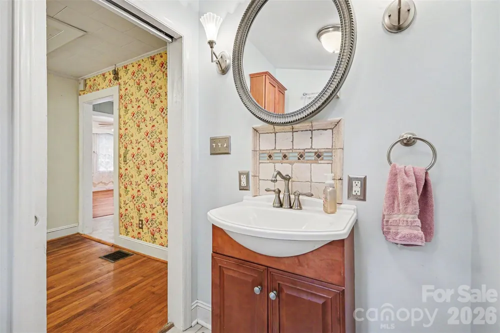 515 Hill Street Dallas, NC 28034