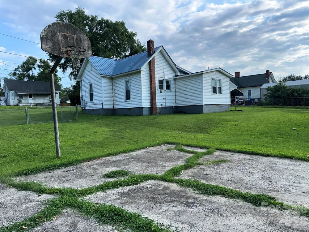 175 Grove Street Cooleemee, NC 27014