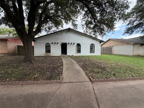 2821 Teakwood Drive