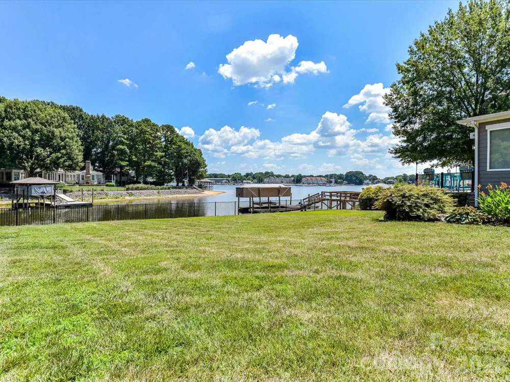 18014 Whispering Oaks Drive Cornelius, NC 28031