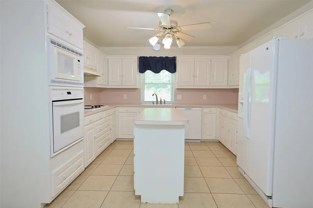2550 W Lucas Road Lucas, TX 75002