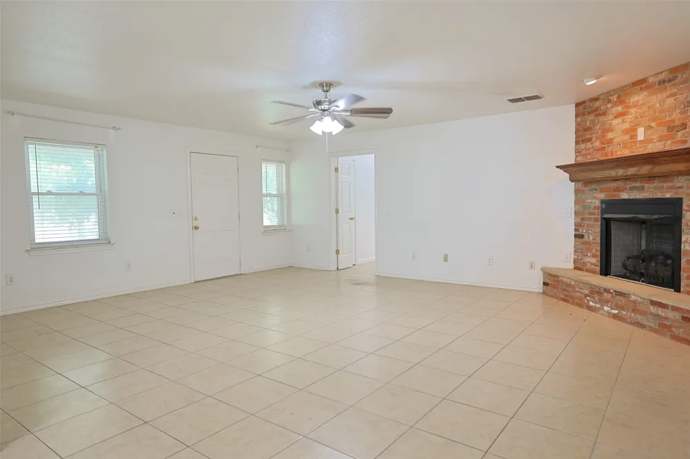 2550 W Lucas Road Lucas, TX 75002