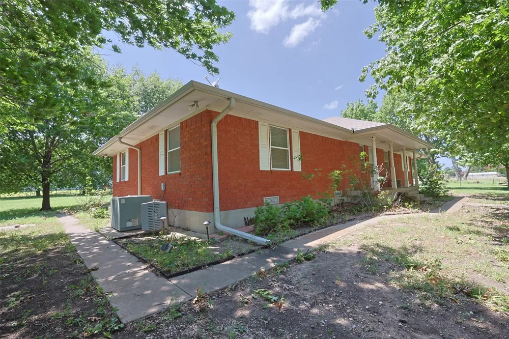2550 W Lucas Road Lucas, TX 75002