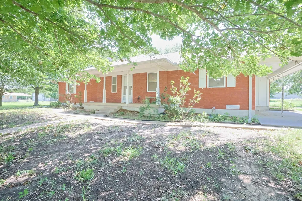 2550 W Lucas Road Lucas, TX 75002