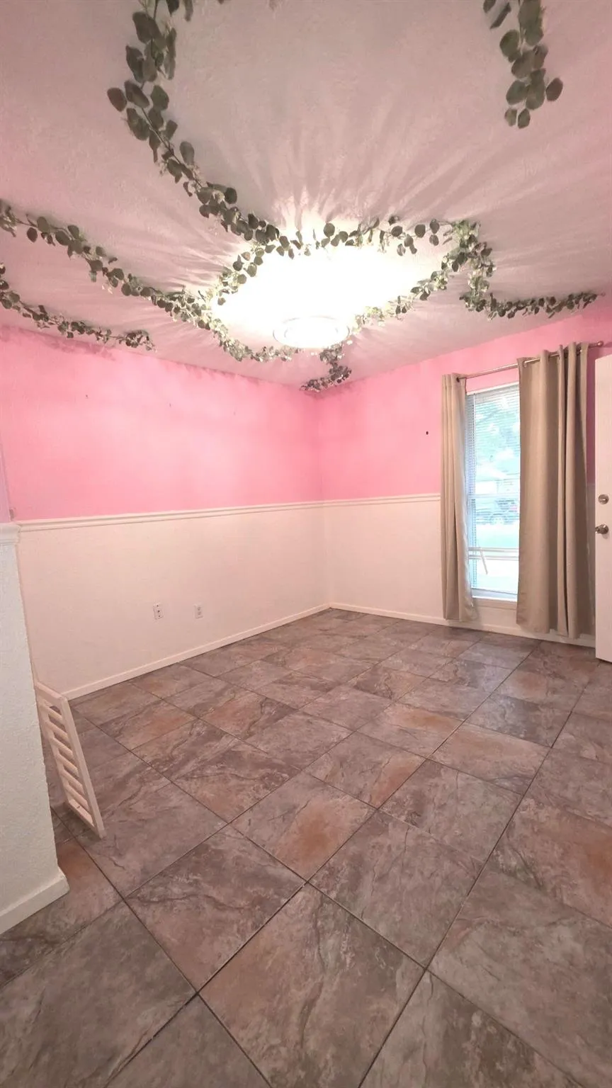 9811 Rocky Hollow Road La Porte, TX 77571