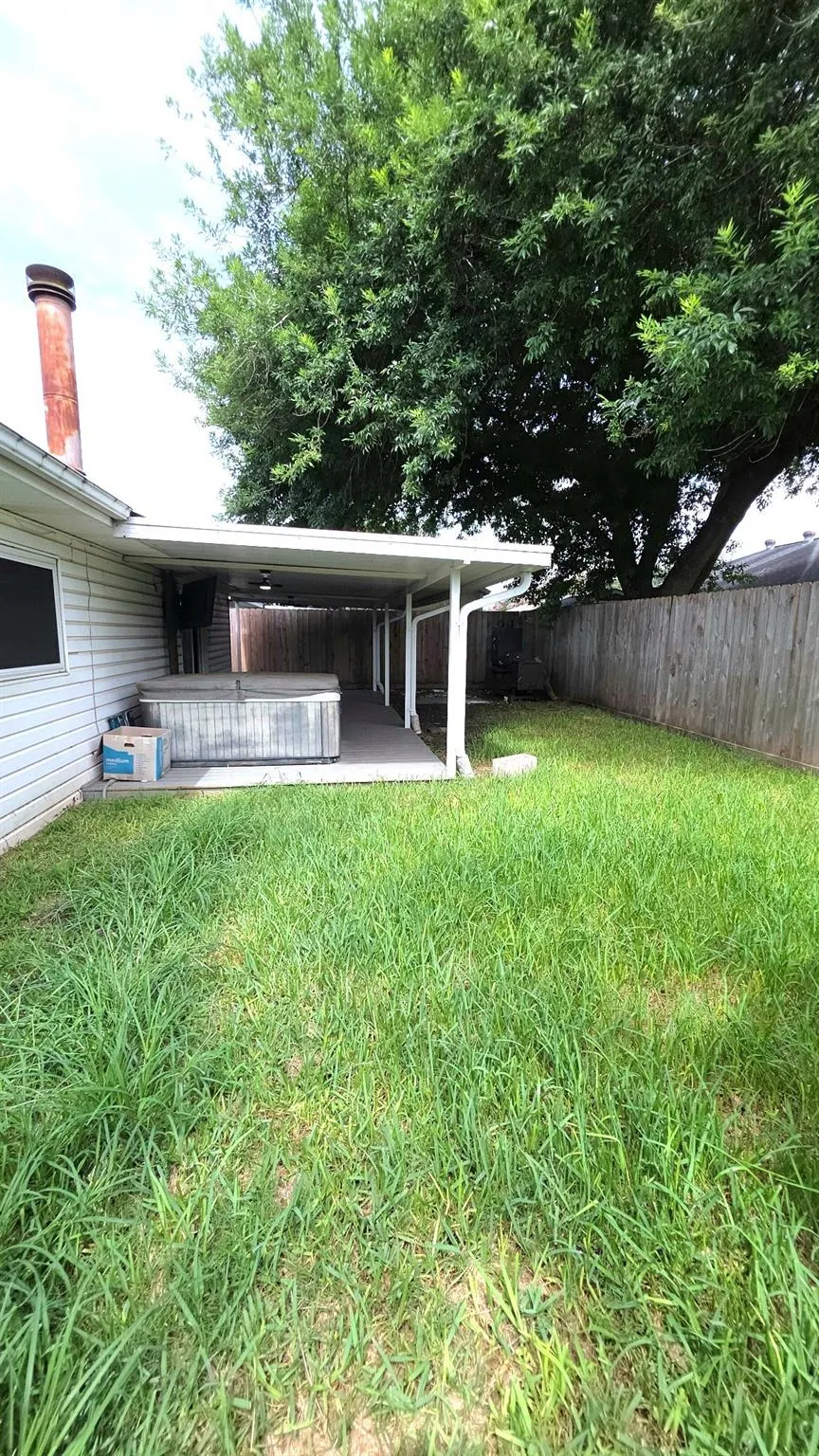 9811 Rocky Hollow Road La Porte, TX 77571