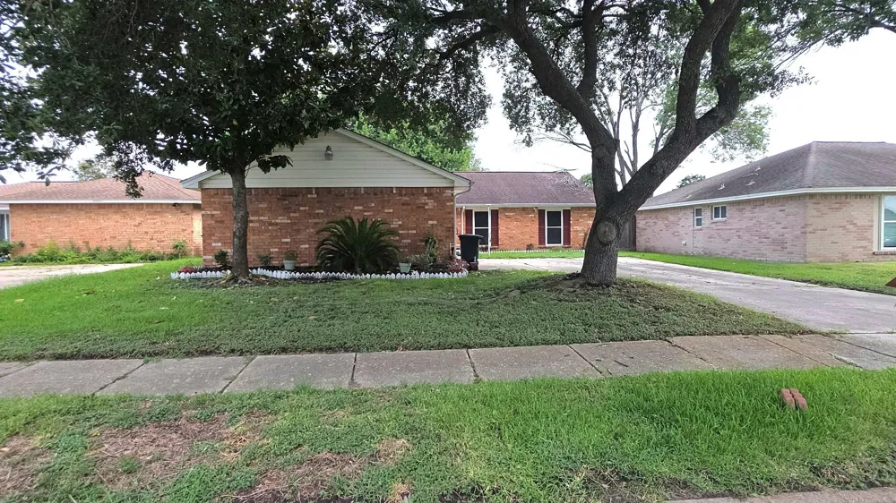 9811 Rocky Hollow Road La Porte, TX 77571