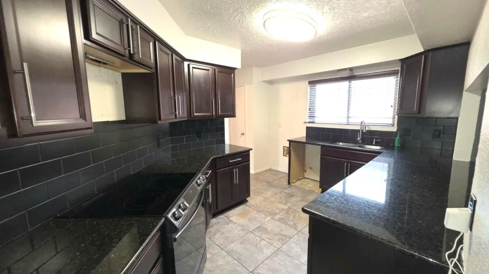 9811 Rocky Hollow Road La Porte, TX 77571
