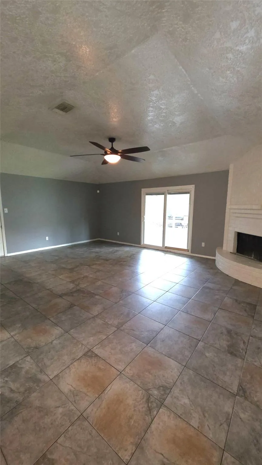 9811 Rocky Hollow Road La Porte, TX 77571