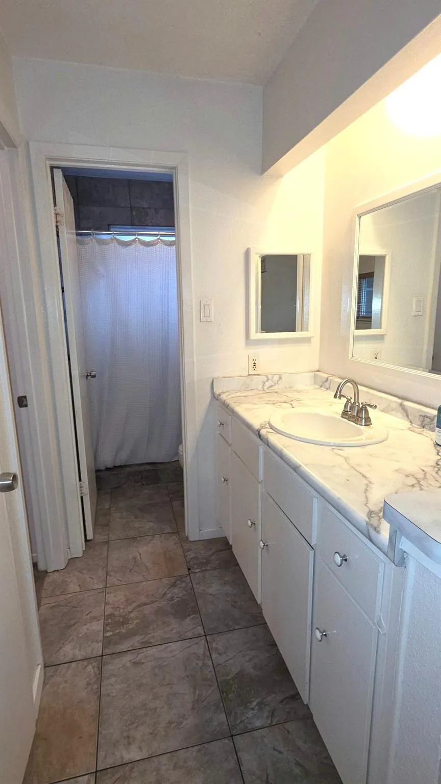 9811 Rocky Hollow Road La Porte, TX 77571