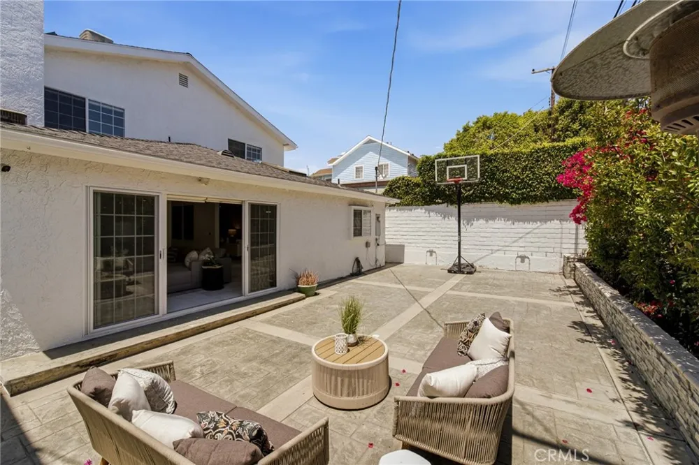 7726 W 79th Playa del Rey, CA 90293