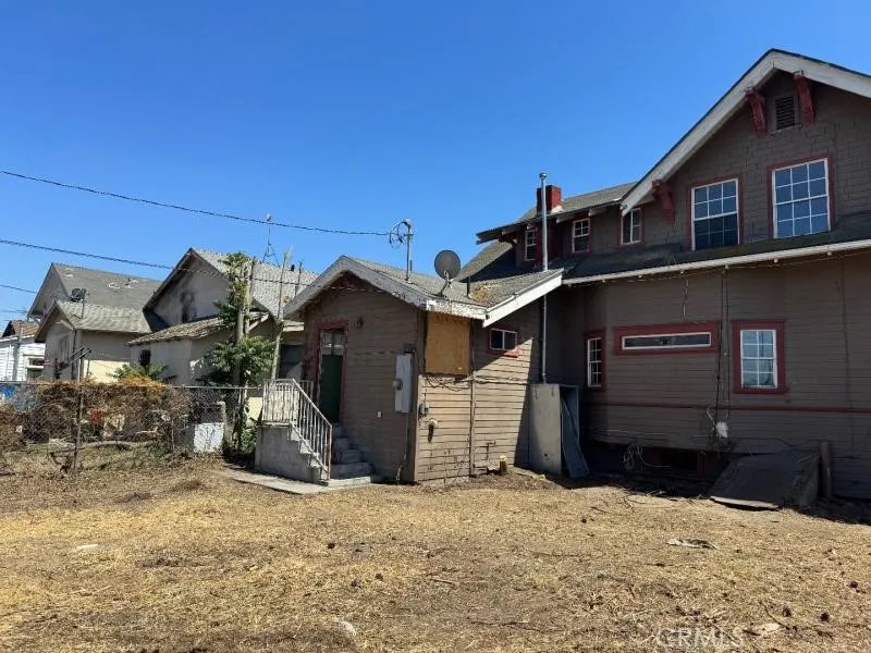 1749 W 49th Los Angeles, CA 90062
