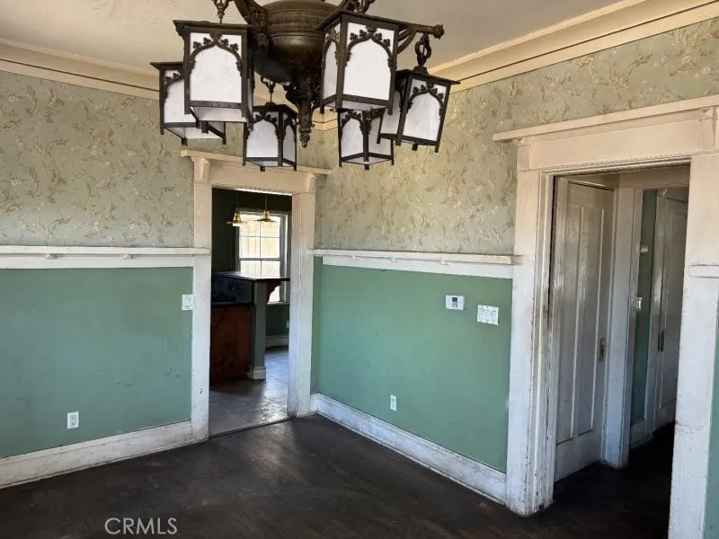 1749 W 49th Los Angeles, CA 90062