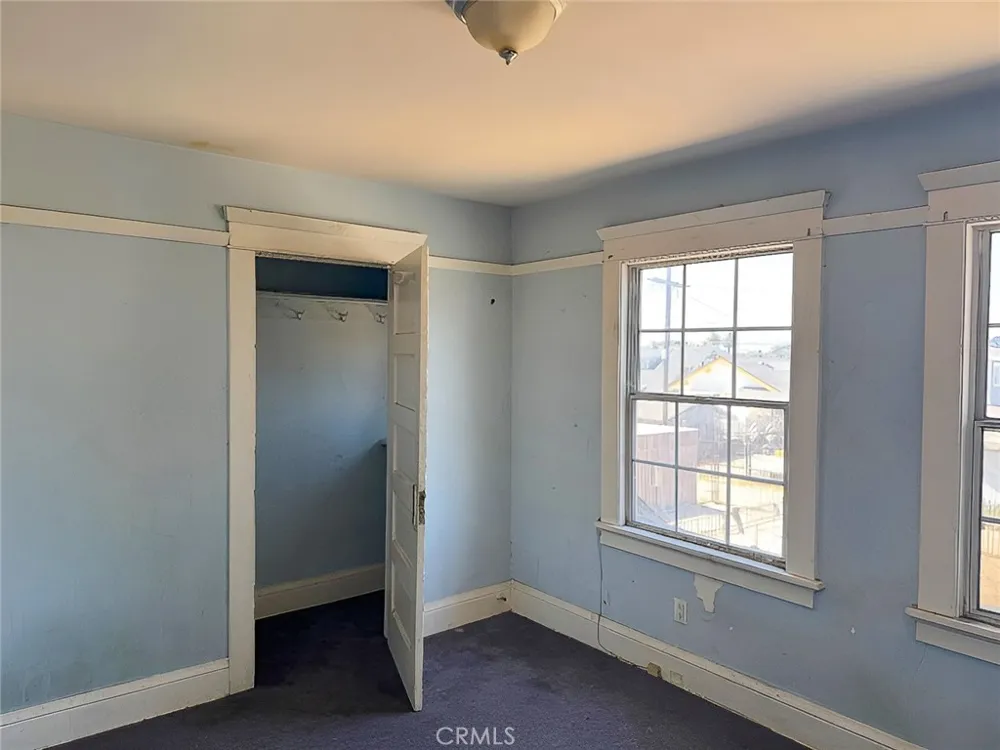 1749 W 49th Los Angeles, CA 90062