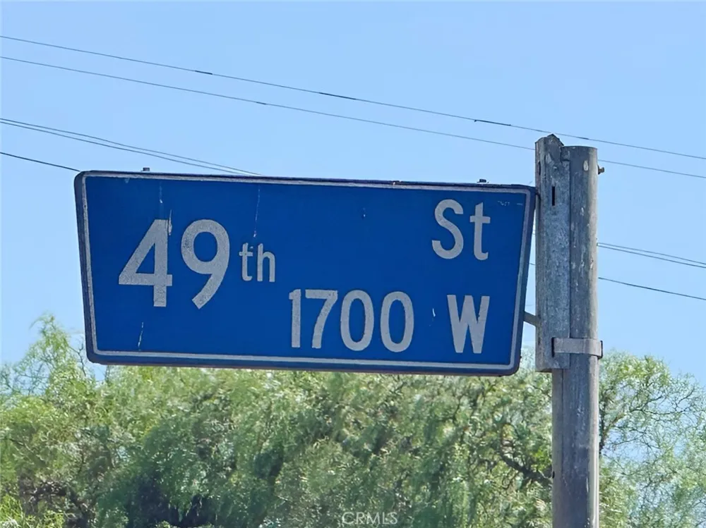 1749 W 49th Los Angeles, CA 90062