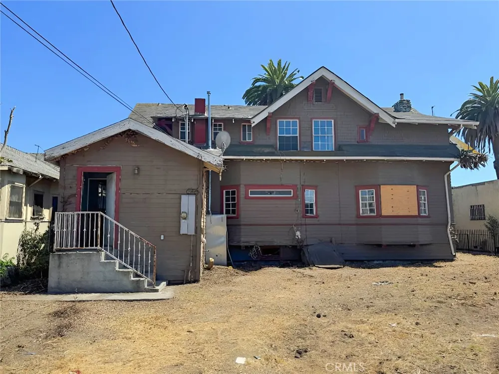 1749 W 49th Los Angeles, CA 90062