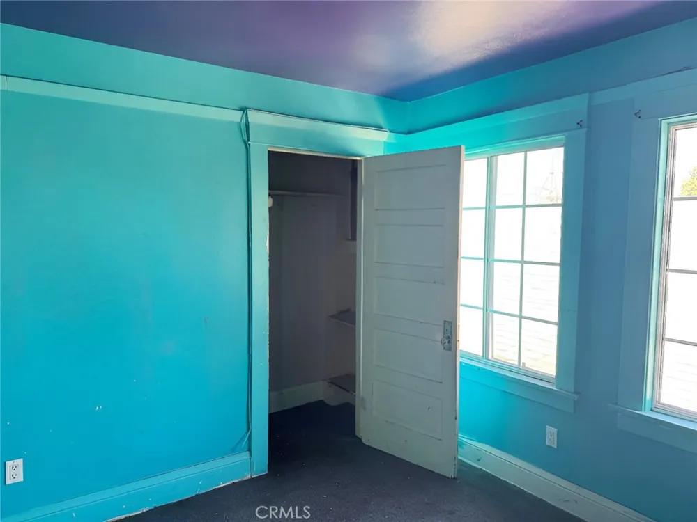 1749 W 49th Los Angeles, CA 90062