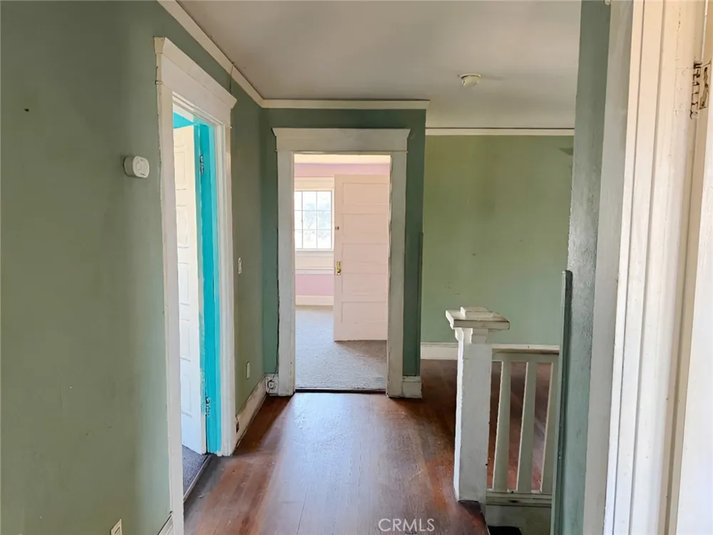 1749 W 49th Los Angeles, CA 90062