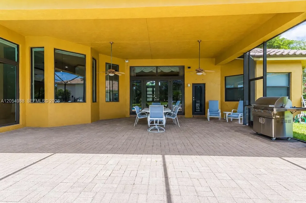 13860 SW 40th St Davie, FL 33330