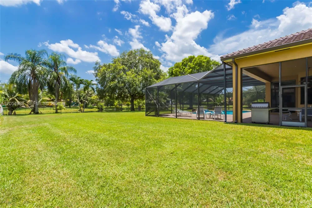 13860 SW 40th St Davie, FL 33330