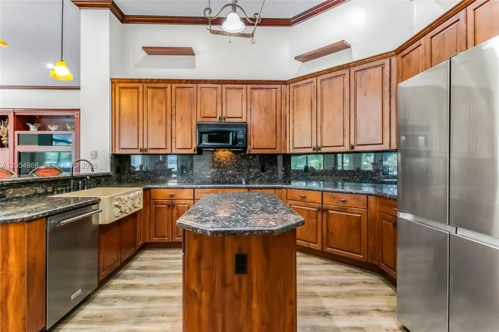 13860 SW 40th St Davie, FL 33330