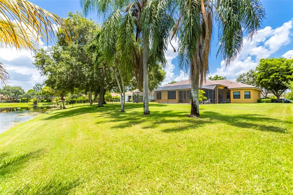 13860 SW 40th St Davie, FL 33330