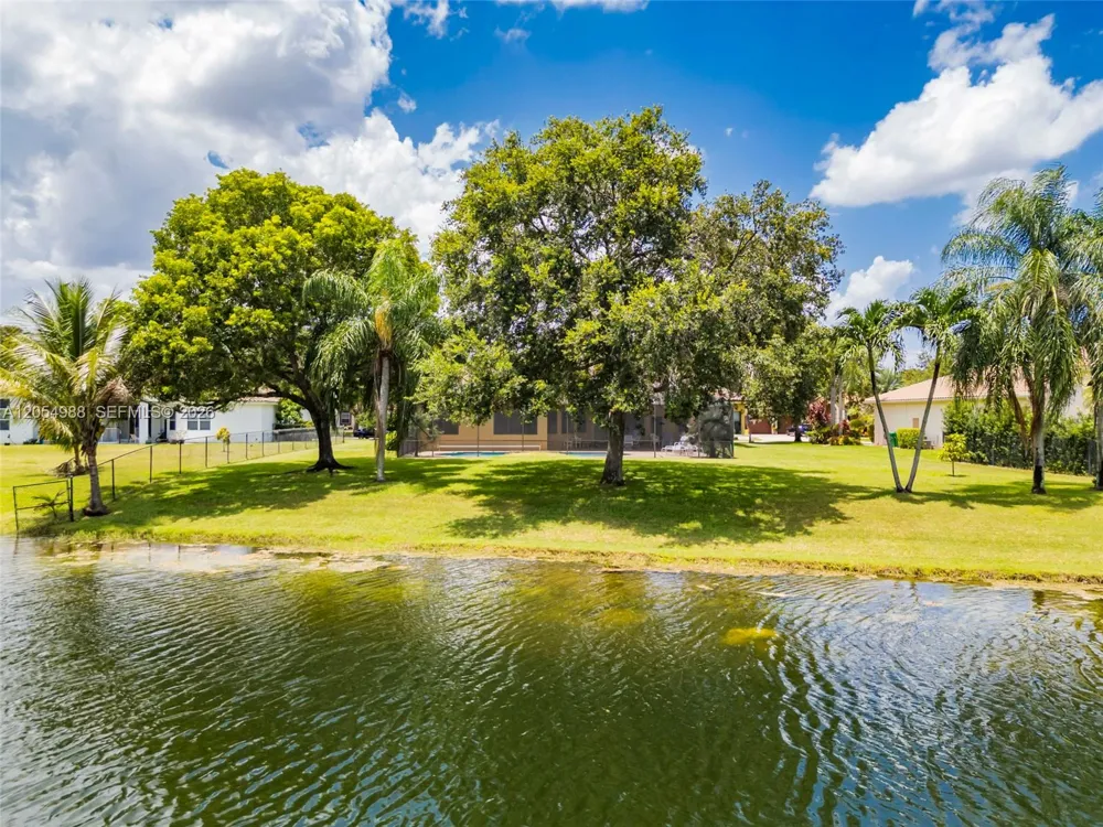 13860 SW 40th St Davie, FL 33330