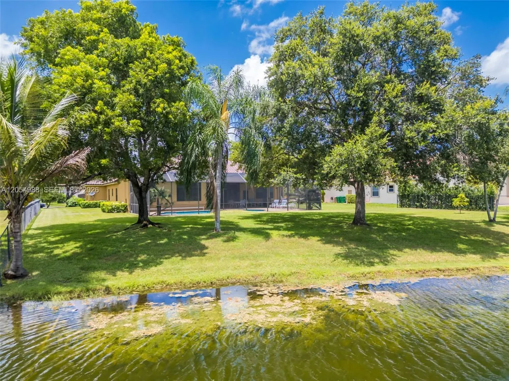 13860 SW 40th St Davie, FL 33330