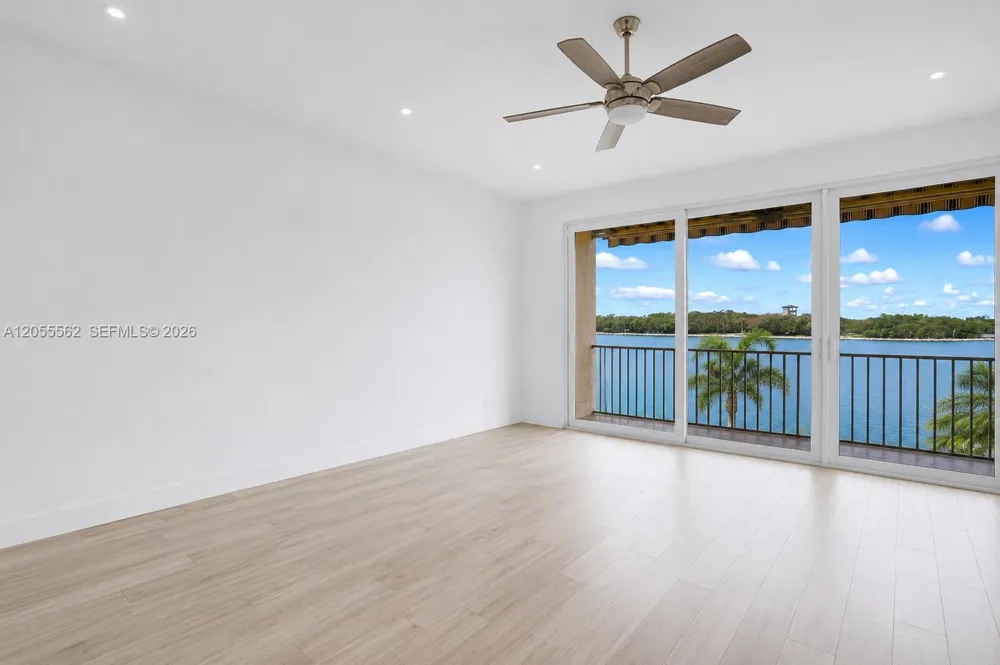4234 Ocean Dr Hollywood, FL 33019