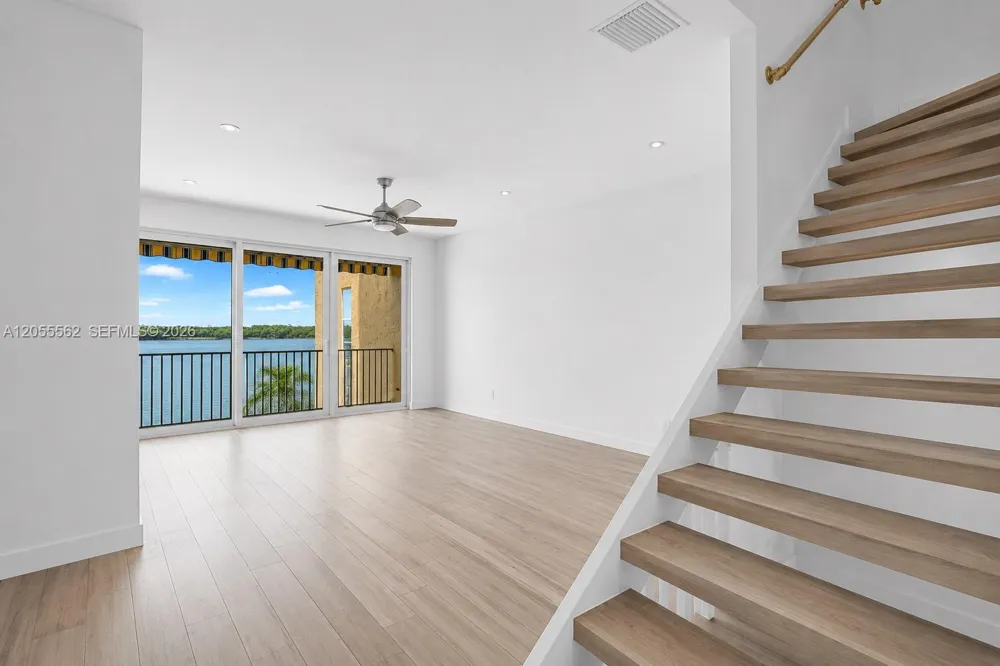 4234 Ocean Dr Hollywood, FL 33019