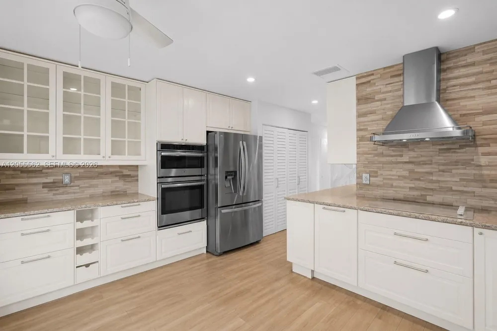 4234 Ocean Dr Hollywood, FL 33019