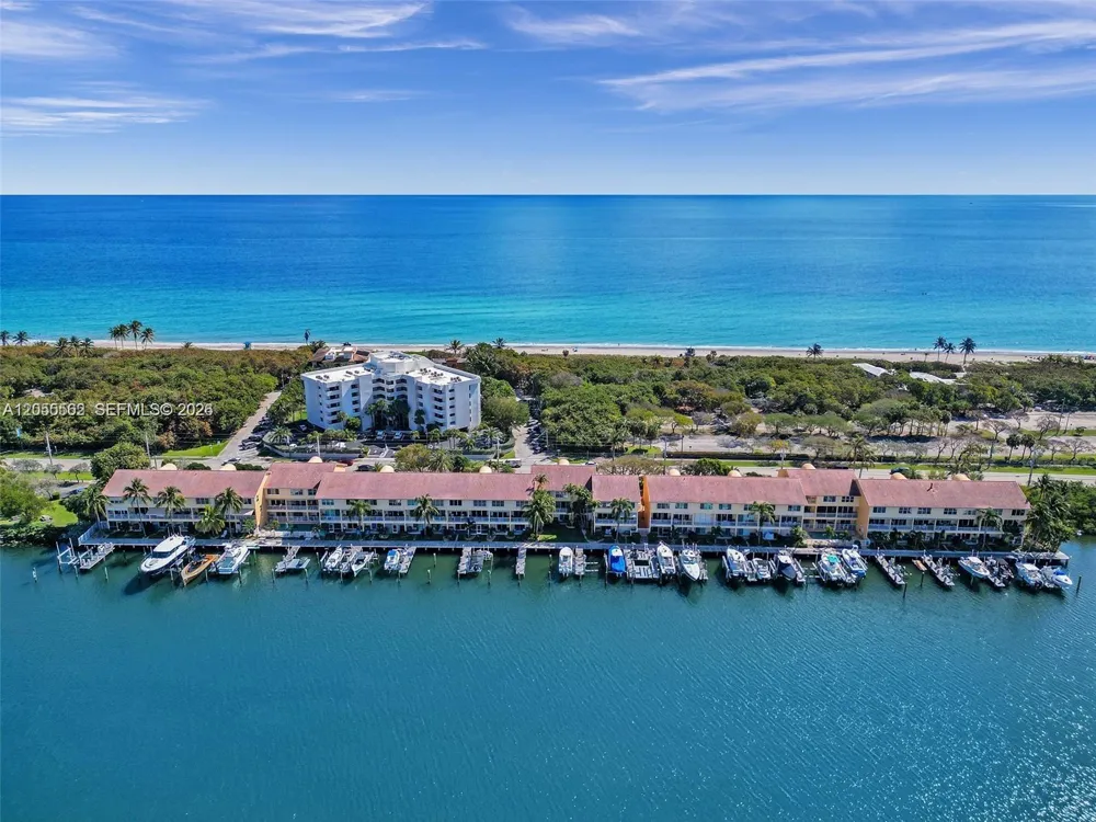 4234 Ocean Dr Hollywood, FL 33019