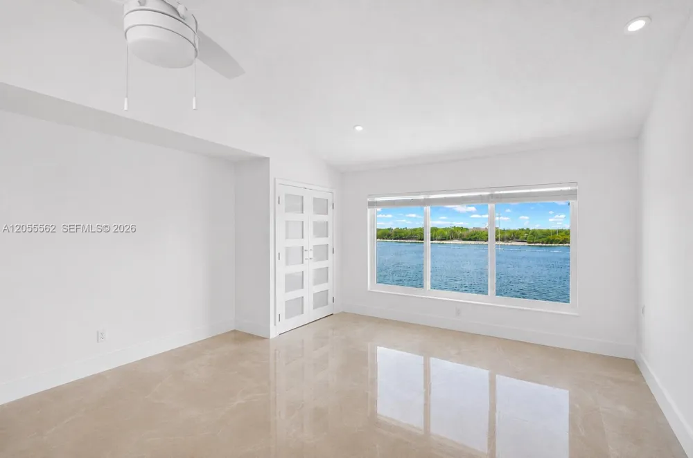 4234 Ocean Dr Hollywood, FL 33019