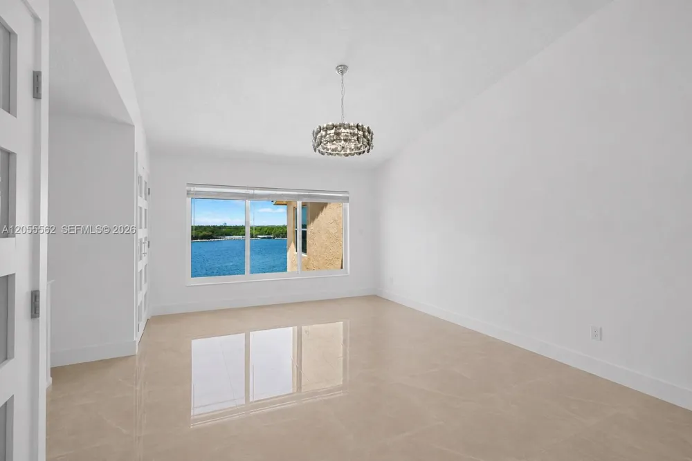 4234 Ocean Dr Hollywood, FL 33019