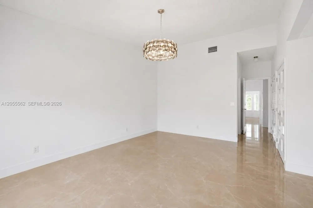 4234 Ocean Dr Hollywood, FL 33019