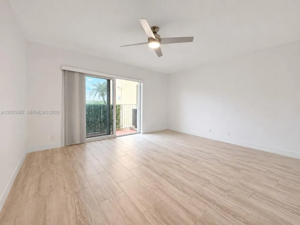 4234 Ocean Dr Hollywood, FL 33019