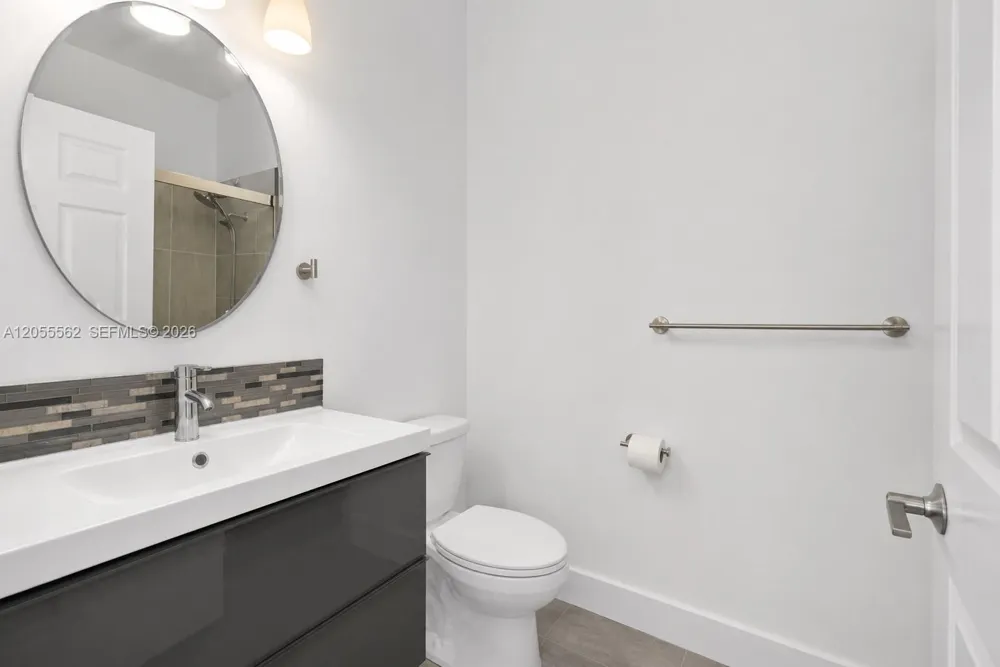4234 Ocean Dr Hollywood, FL 33019