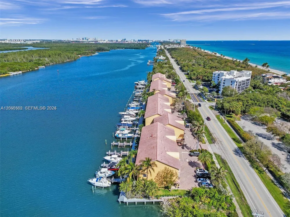 4234 Ocean Dr Hollywood, FL 33019