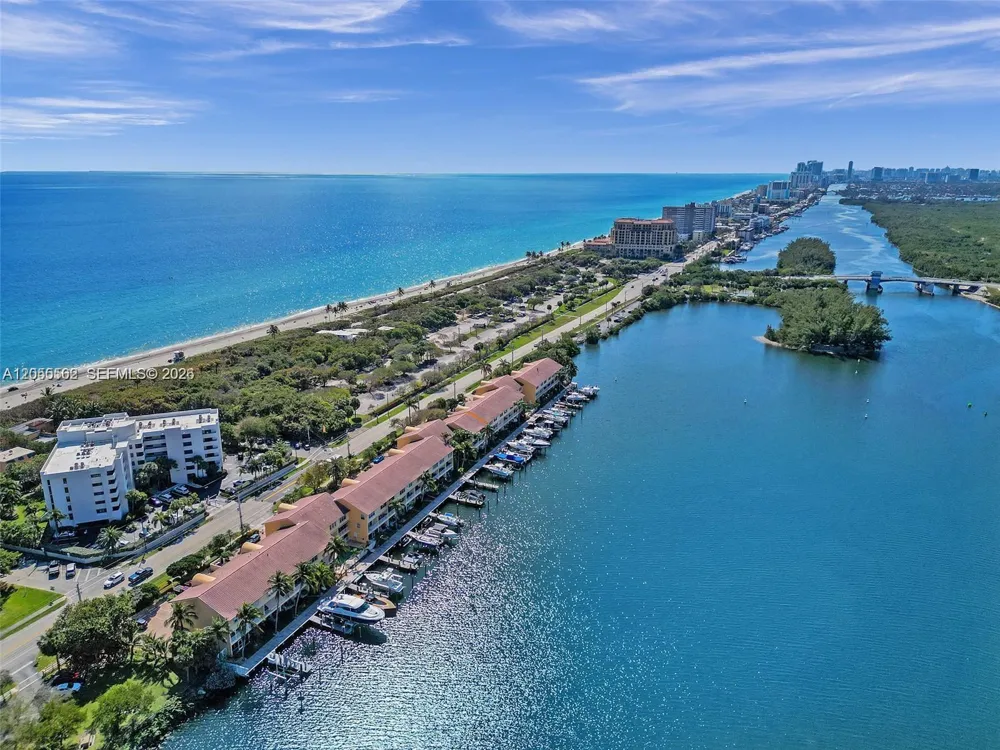 4234 Ocean Dr Hollywood, FL 33019
