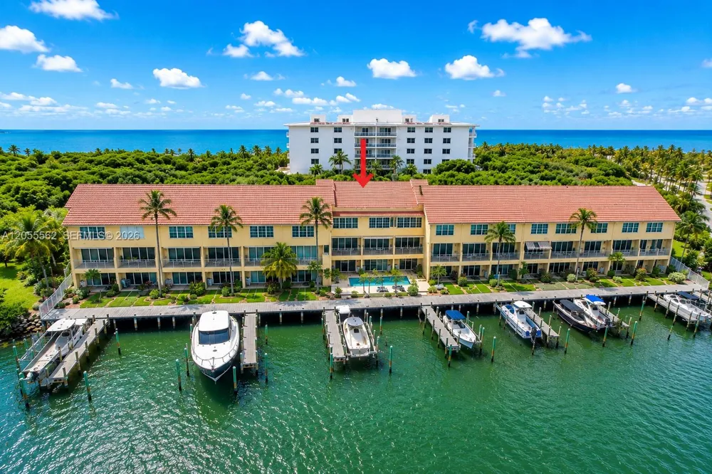 4234 Ocean Dr Hollywood, FL 33019